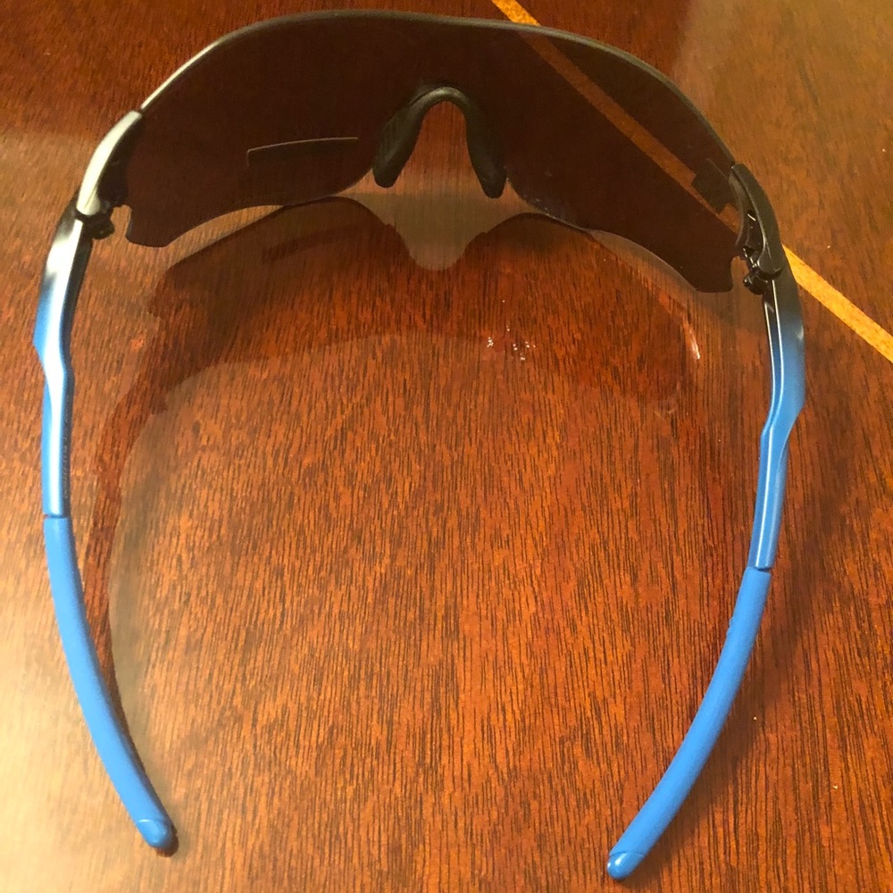 LAST ONE!! NEW, AUTHENTIC OAKLEY Evzero™ Path(A) - Picture 8 of 9